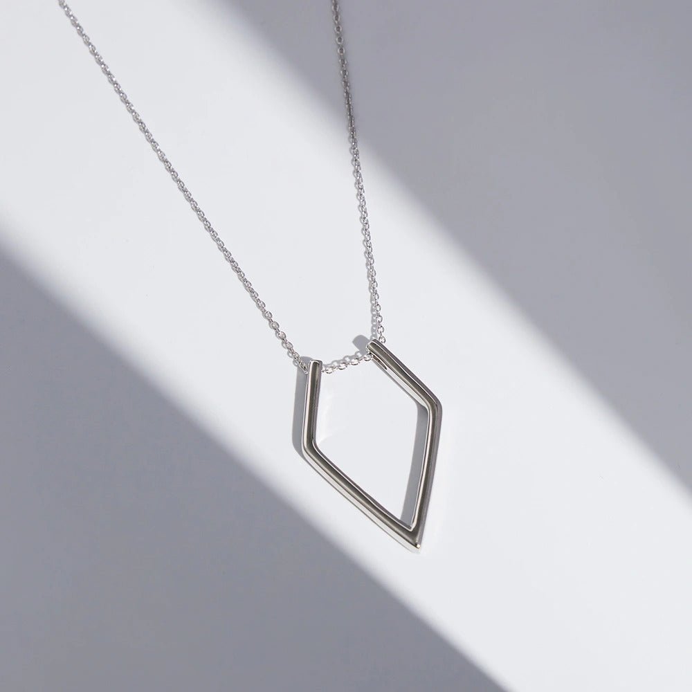 Diamond Shaped Ring Holder Necklace - United Bracelets