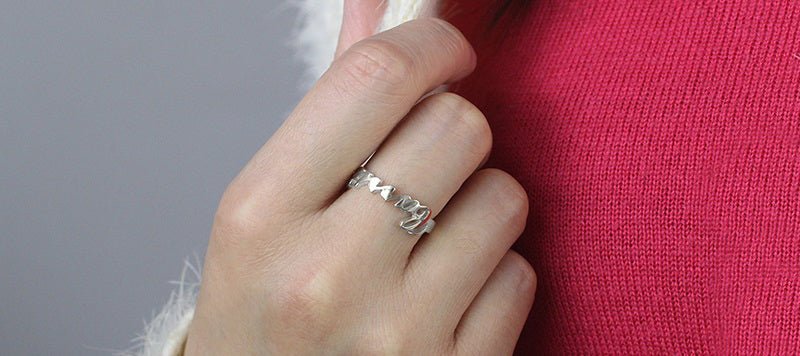 Why the Carrie Style Name Ring Is the Perfect Choice for Personalization - United Bracelets