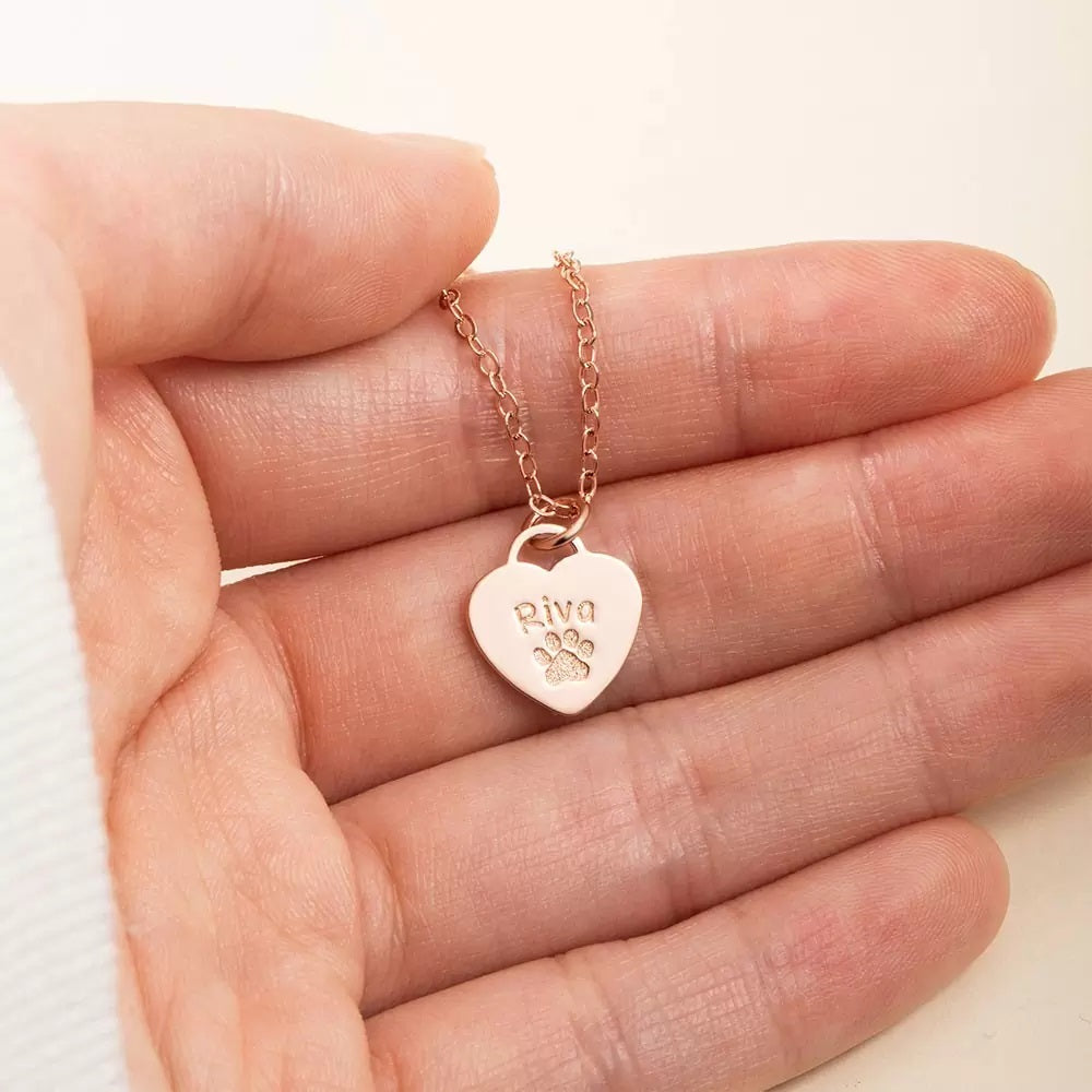 Paw print engraved Pendant – Marked by Light