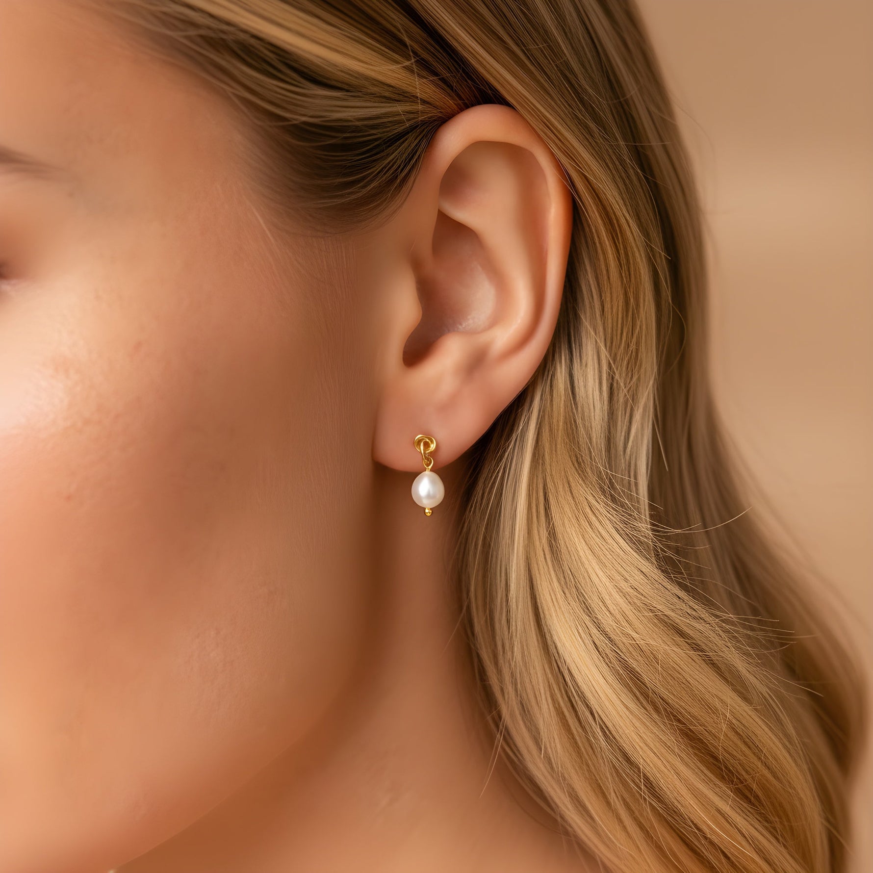 Knot Pearl Stud Earrings - United Bracelets