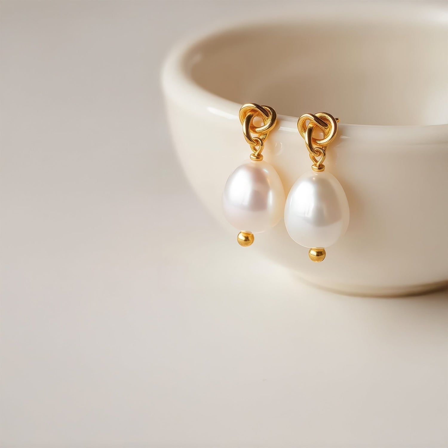 Knot Pearl Stud Earrings - United Bracelets